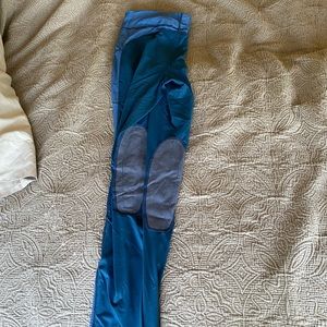 Fits T4 knee patch tights